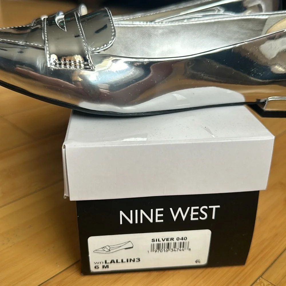 LAST CHANCE!! Nine West Silver loafer - Picture 4 of 4